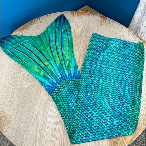 NWT Sun Tails Mermaid Tail Size 7-11 Siren Green - Green Monofin - Picture 1 of 9